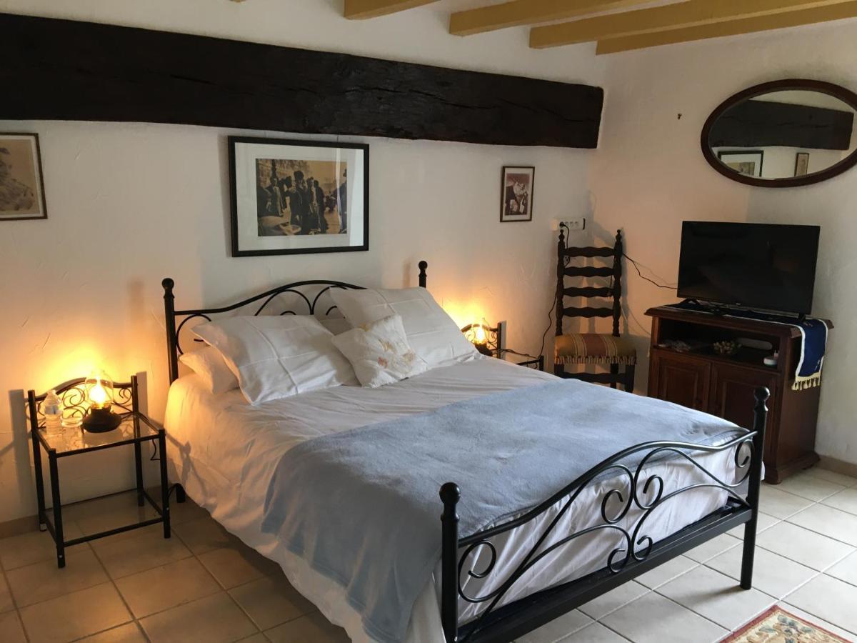 A L Epoque Bed & Breakfast Bouges  ภายนอก รูปภาพ