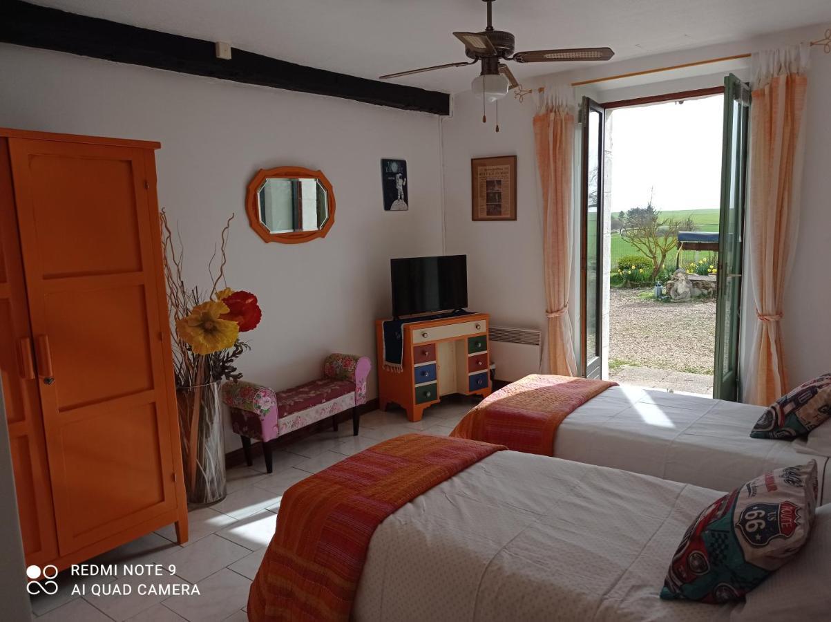 A L Epoque Bed & Breakfast Bouges  ภายนอก รูปภาพ